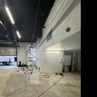 Local industriel  5471 €