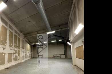 Local industriel  11678 €