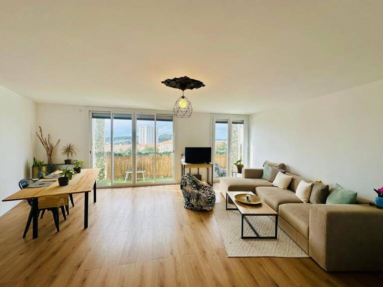 Appartement À Vendre T3 76m2+ Balcon+ Une place de parking privative en sous sol TOULON — photo 1