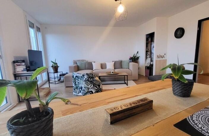 Appartement À Vendre T3 76m2+ Balcon+ Une place de parking privative en sous sol TOULON — photo 4