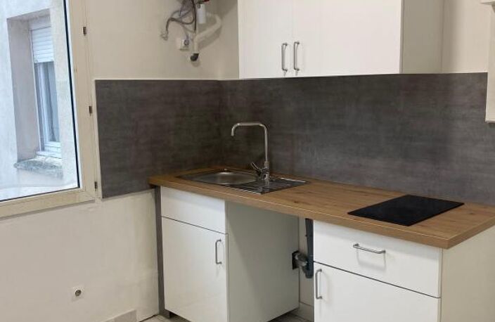 SAINTE-ANNE - APPARTEMENT - 1 PIECE — photo 2