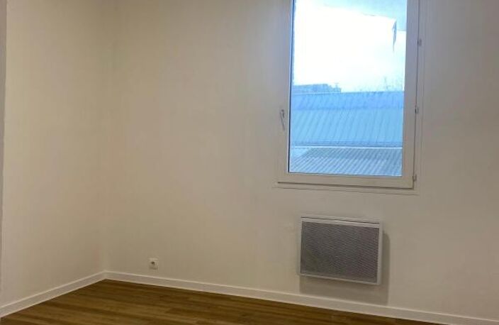 SAINTE-ANNE - APPARTEMENT - 1 PIECE — photo 4