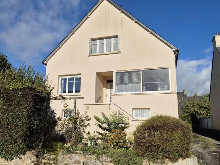   Maison 135 m² – Hyper centre de Redon – Grand potentiel, jardin & garages — photo 1