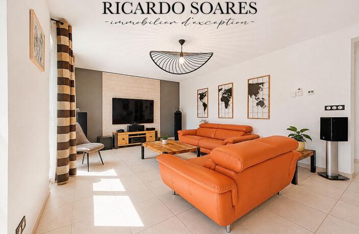 60940 ANGICOURT / PROPRIÉTÉ D'EXCEPTION / GRANDS VOLUMES / 242m2 / 5 CHAMBRES / DOUBLE GARAGE / TERRAIN 1373m2 — photo 3