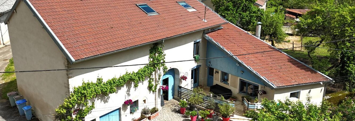 Maison 9 Pièces 161 m² à vendre à Saint-Hymetière-sur-Valouse (39240)