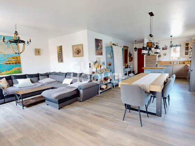 Maison de plain-pied 3 faces avec véranda  et garage - Secteur très calme et recherché. — photo du bien