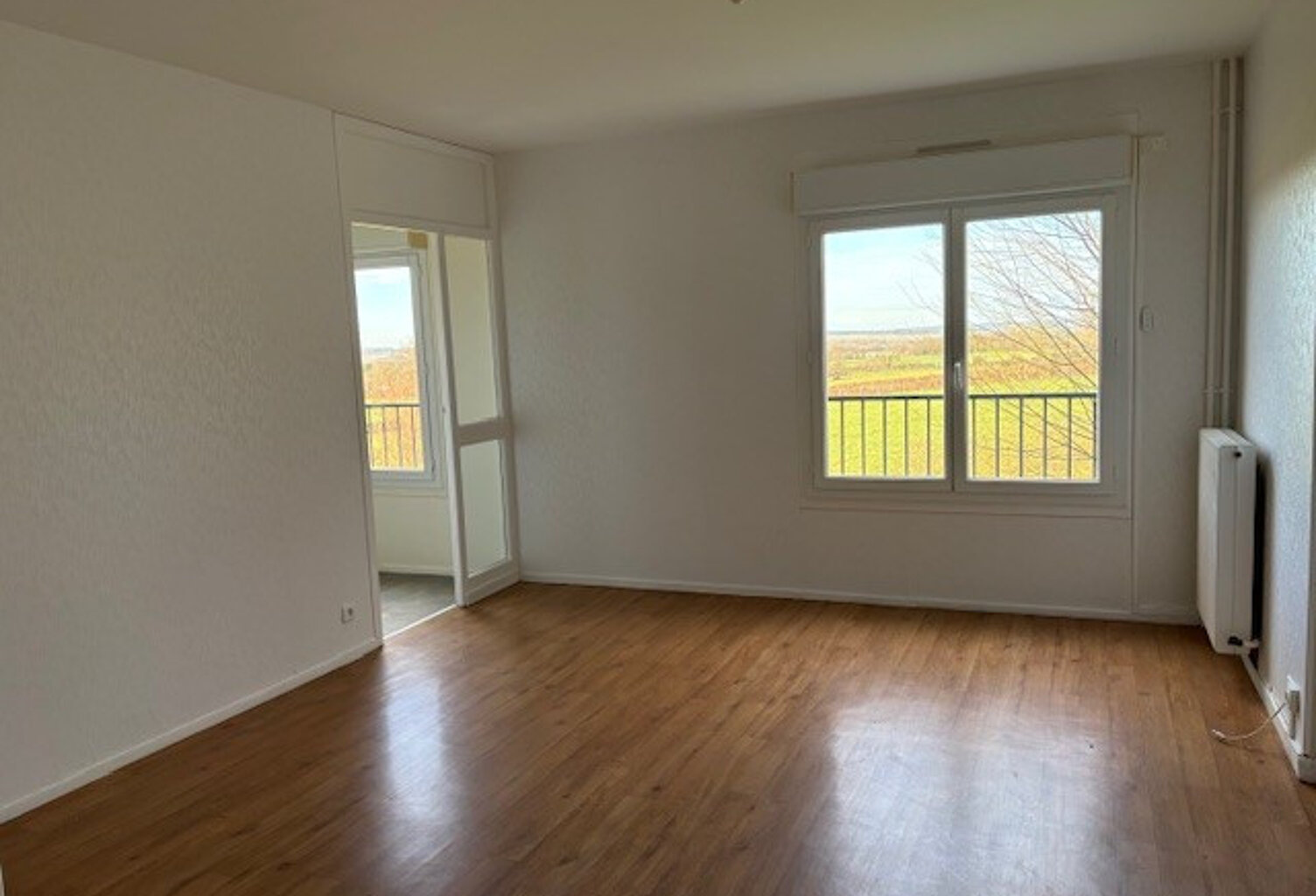 Leasing Appartement 4  pièces 80 m² Cluis — photo 1