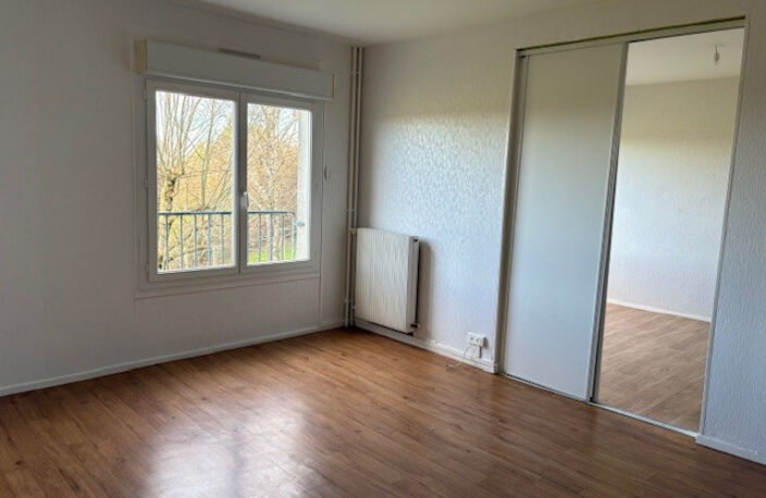 Leasing Appartement 4  pièces 80 m² Cluis — photo 2
