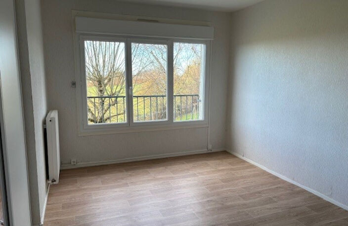 Leasing Appartement 4  pièces 80 m² Cluis — photo 3