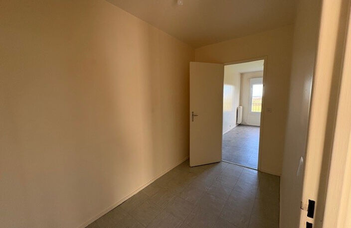 Leasing Appartement 4  pièces 80 m² Cluis — photo 5