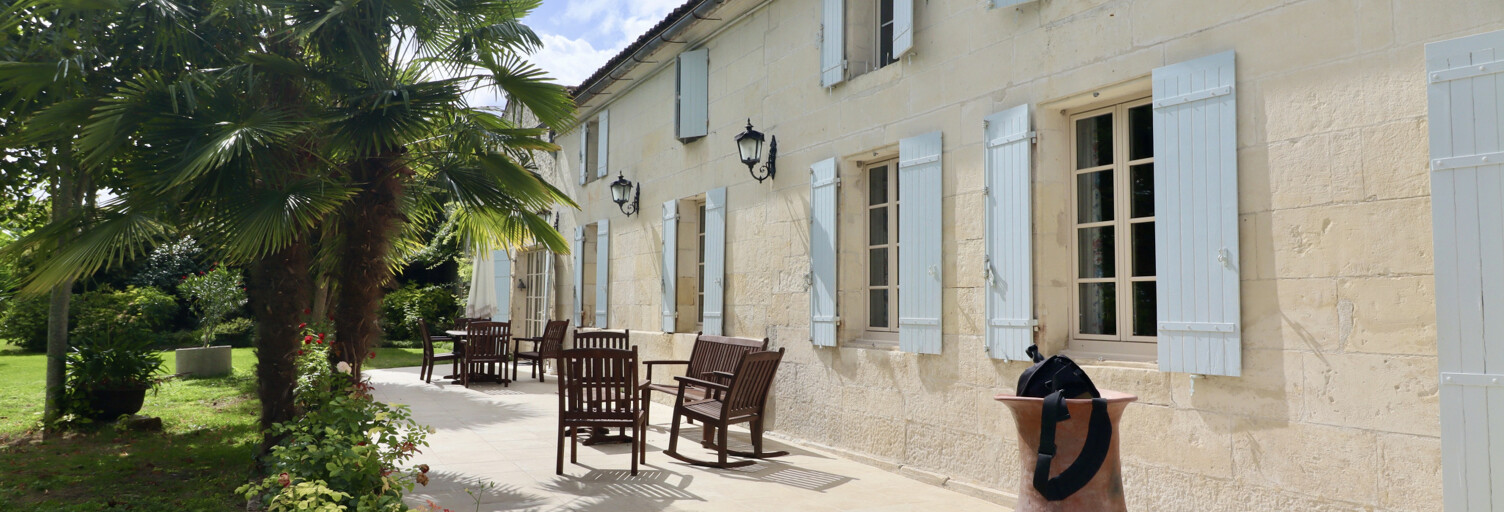 Maison 9 Pièces 460 m² à vendre à Berneuil (17460)