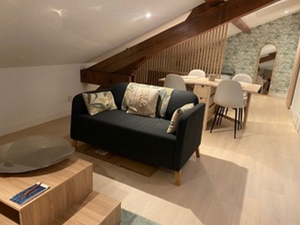 Location Studio 21 m² à Tassin-la-Demi-Lune 701 ¤ CC /mois