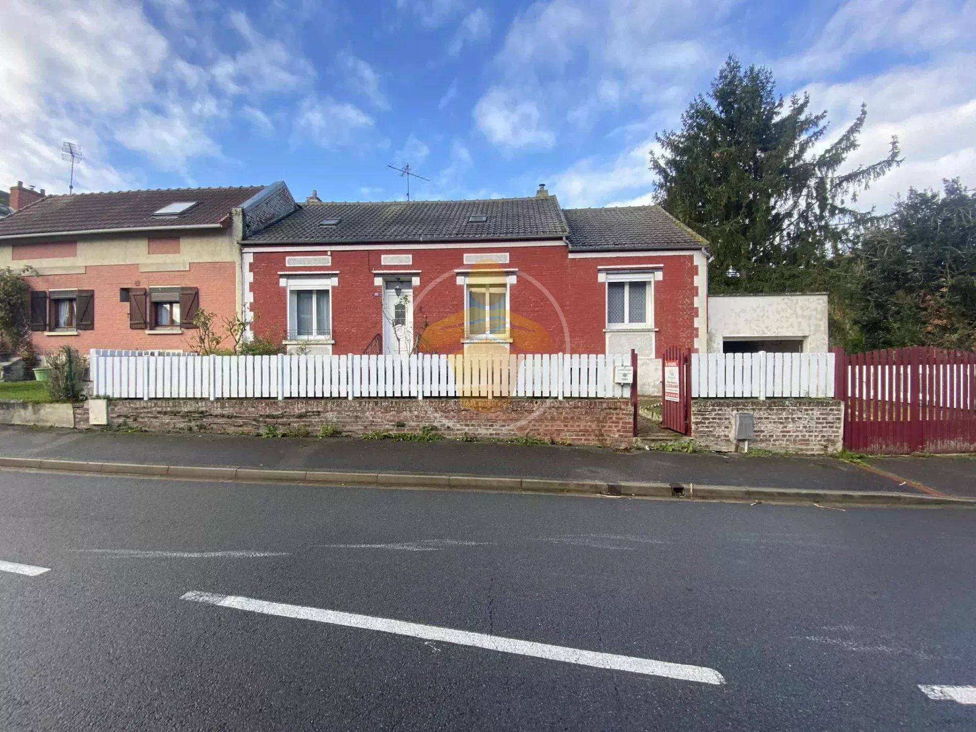 Maison 5 pièces 104 m² · à Charmes · 104 m² · 106 600 €