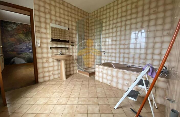 Maison semi-mitoyenne secteur Charmes — photo 5