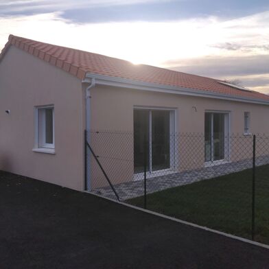 Maison 4 pièces 910 €