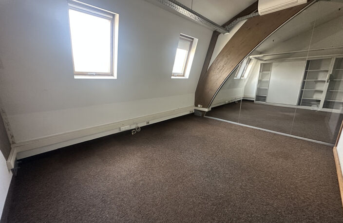 JEANNE-D'ARC - Local professionnel de 339m2 - 980 000 EUR — photo 5