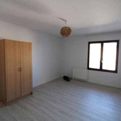 Appartement 1 pièces 360 €