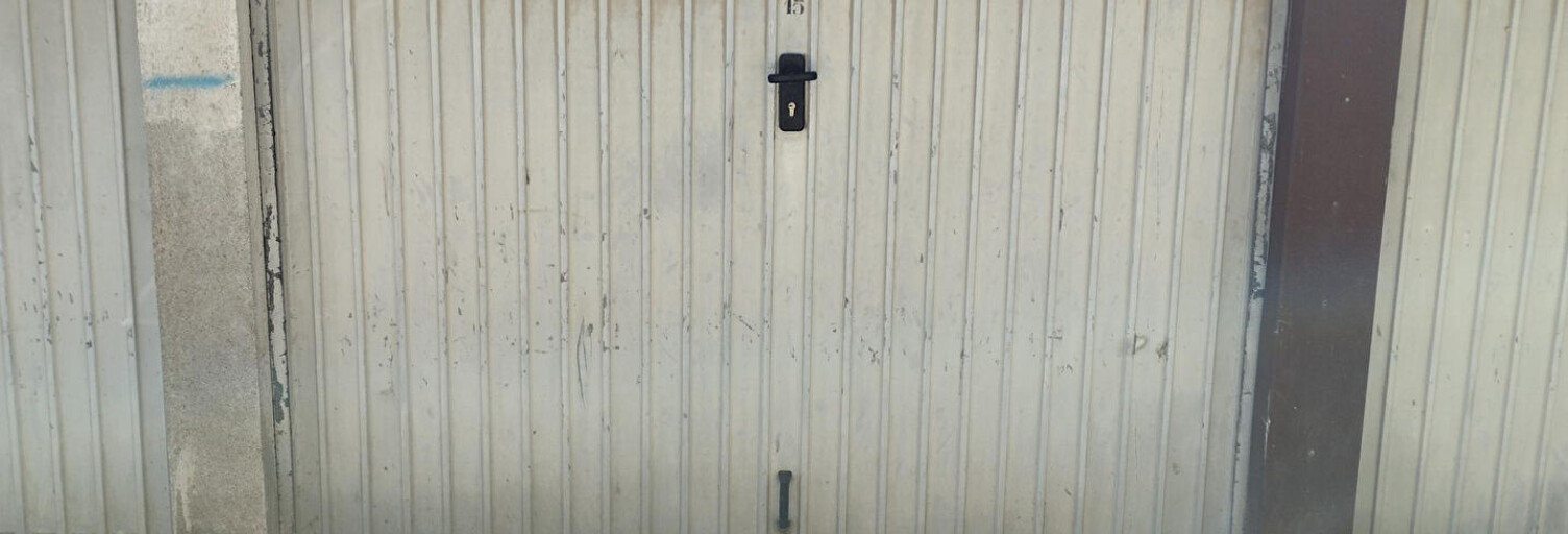Garage   m² à louer à Aubagne (13400)