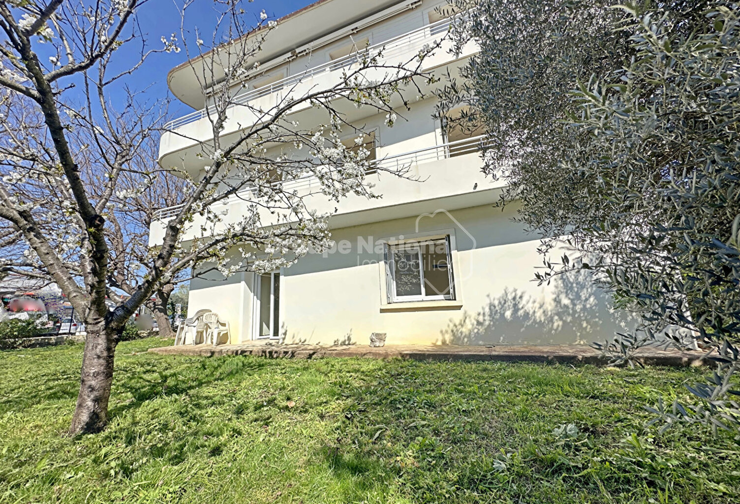 A vendre Arles Monplaisir Appartement T4 avec grand balcon et place de parking — photo 1