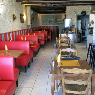 Commerce  156800 €