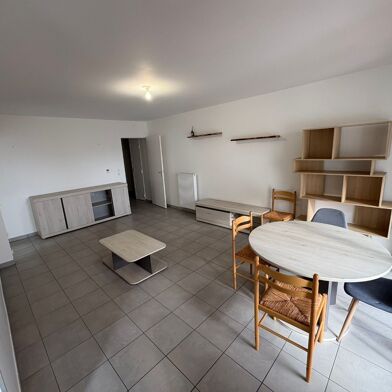Appartement 3 pièces 990 €