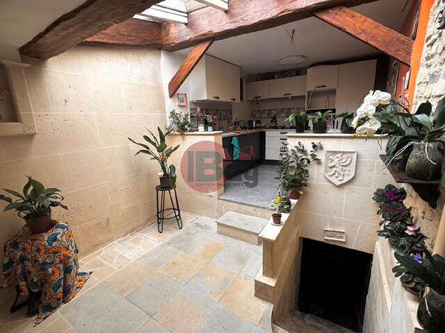 Une maison pleine de charme où la lumière raconte l'histoire — photo du bien