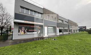 Commerce  280 m² à louer à Décines-Charpieu (69150)