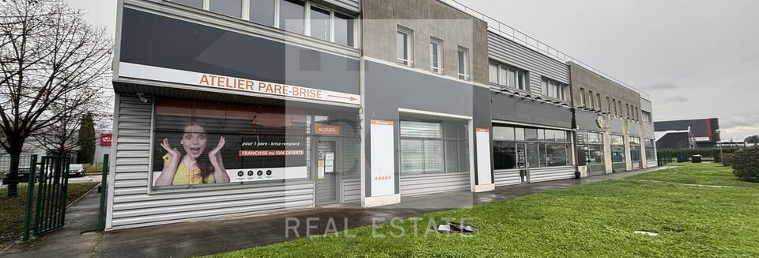 Commerce  280 m² à louer à Décines-Charpieu (69150)