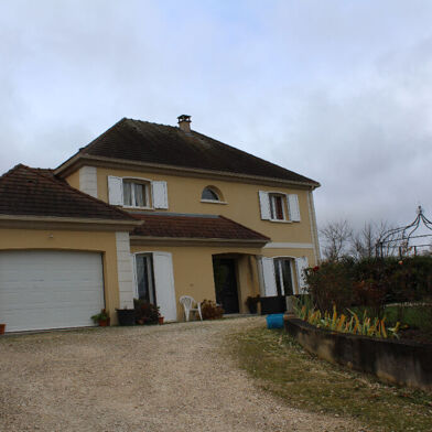 Maison 6 pièces 1500 €