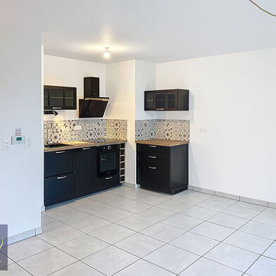 Appartement 3 pièces 963 €