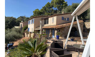 Maison 6 Pièces 130 m² à louer à Carqueiranne (83320)