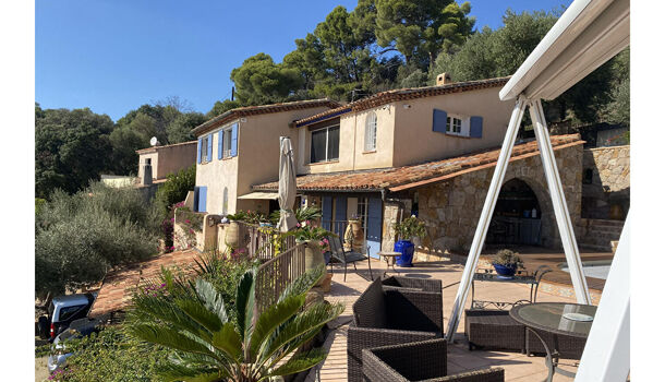 Villa / Maison 6 pièces  à louer Carqueiranne 83320