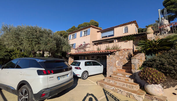 Villa / Maison 6 pièces  à louer Carqueiranne 83320