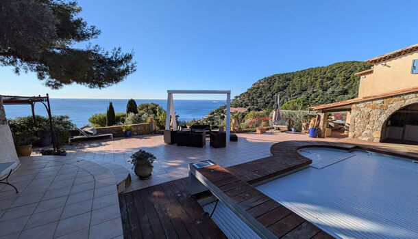 Villa / Maison 6 pièces  à louer Carqueiranne 83320