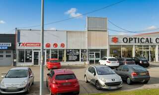 Commerce  315 m² à louer à Saint-Bonnet-de-Mure (69720)