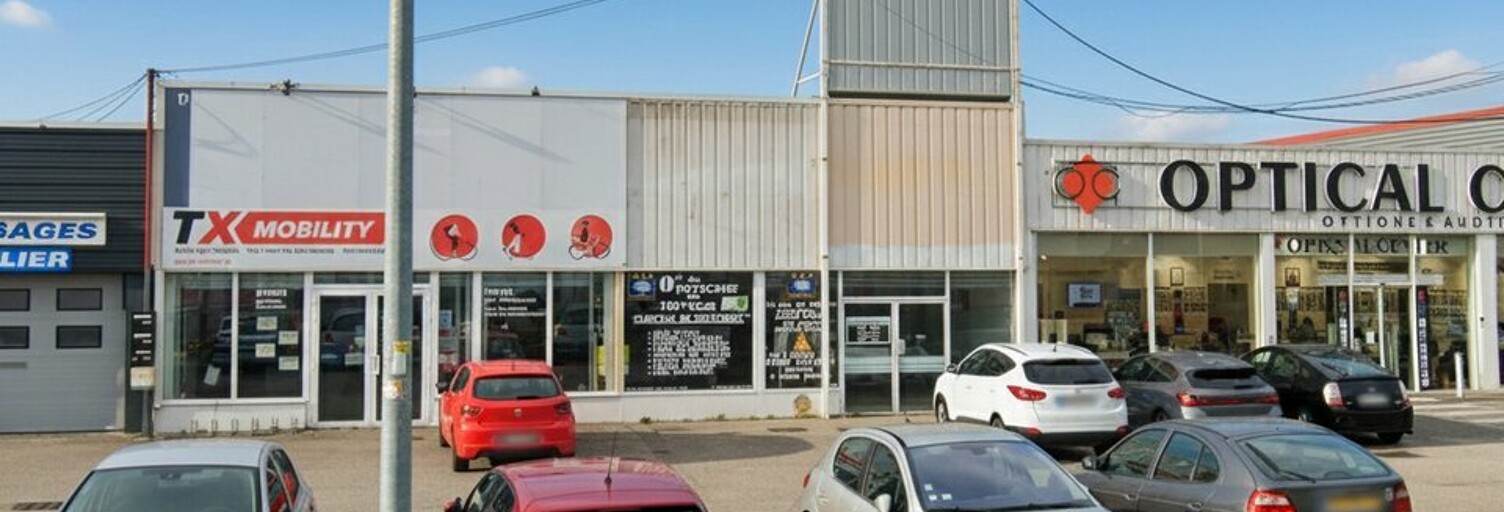 Commerce  315 m² à louer à Saint-Bonnet-de-Mure (69720)