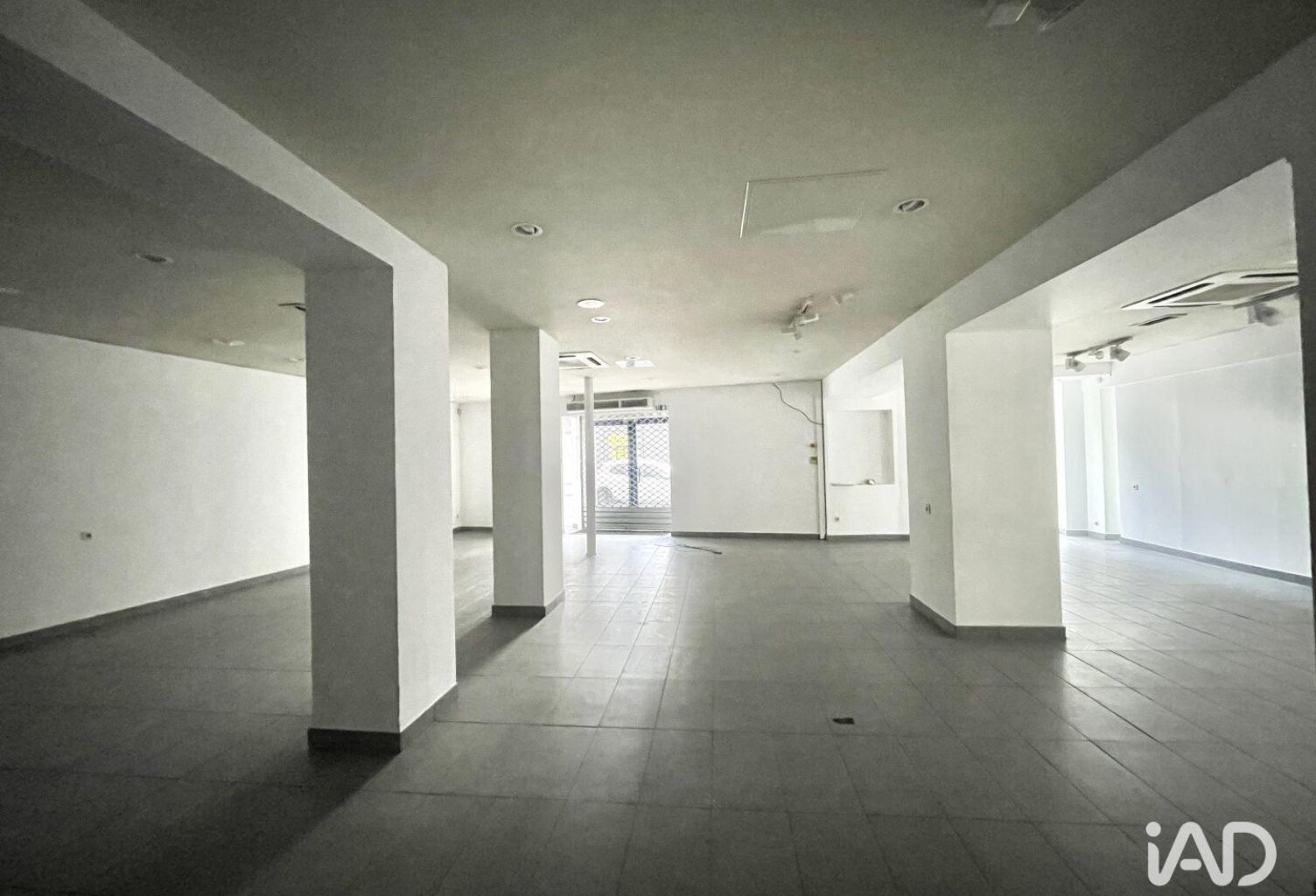 Location Boutique/Local commercial 120 m&sup2; — photo 1