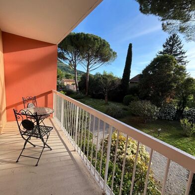 Appartement 4 pièces 185000 €