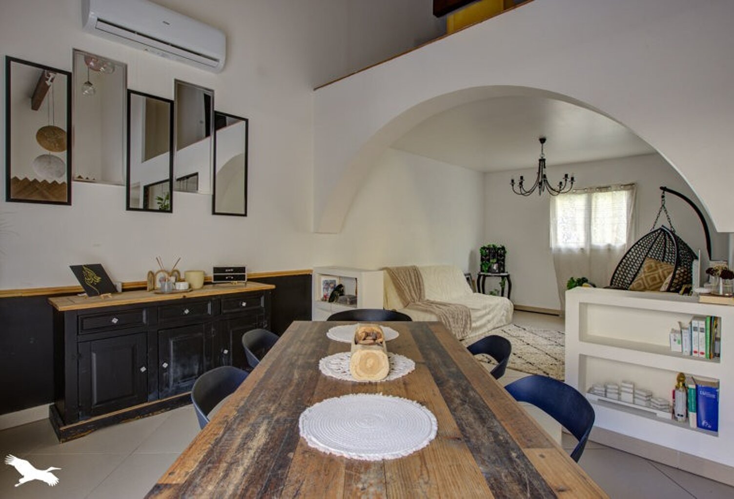 Contemporaine de 8 pièces principales — photo 1