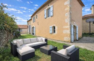 Maison en pierre de 5 pièces principales — photo du bien