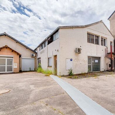 Immeuble  452790 €