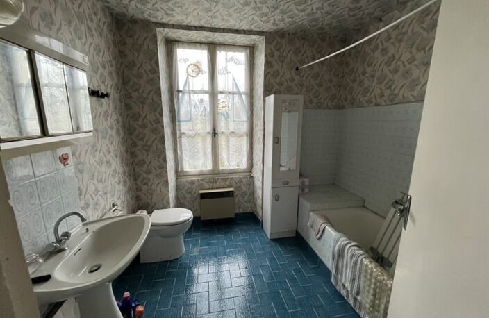 Vente maison 7 pièces 223 m² Saint-Vincent-la-Châtre (79500) — photo 5