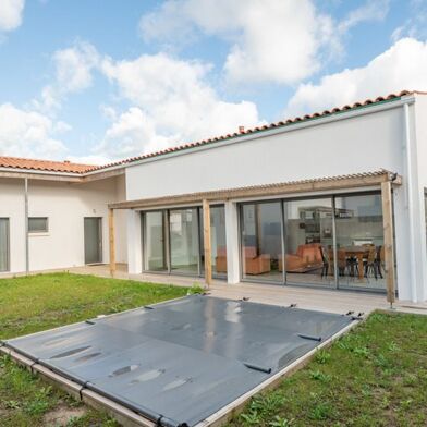 Maison 4 pièces 421200 €