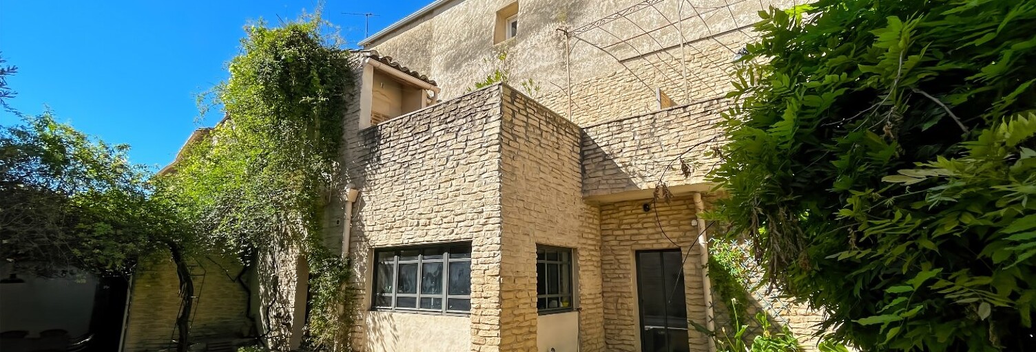 Maison 8 Pièces 283 m² à vendre à Uchaud (30620)