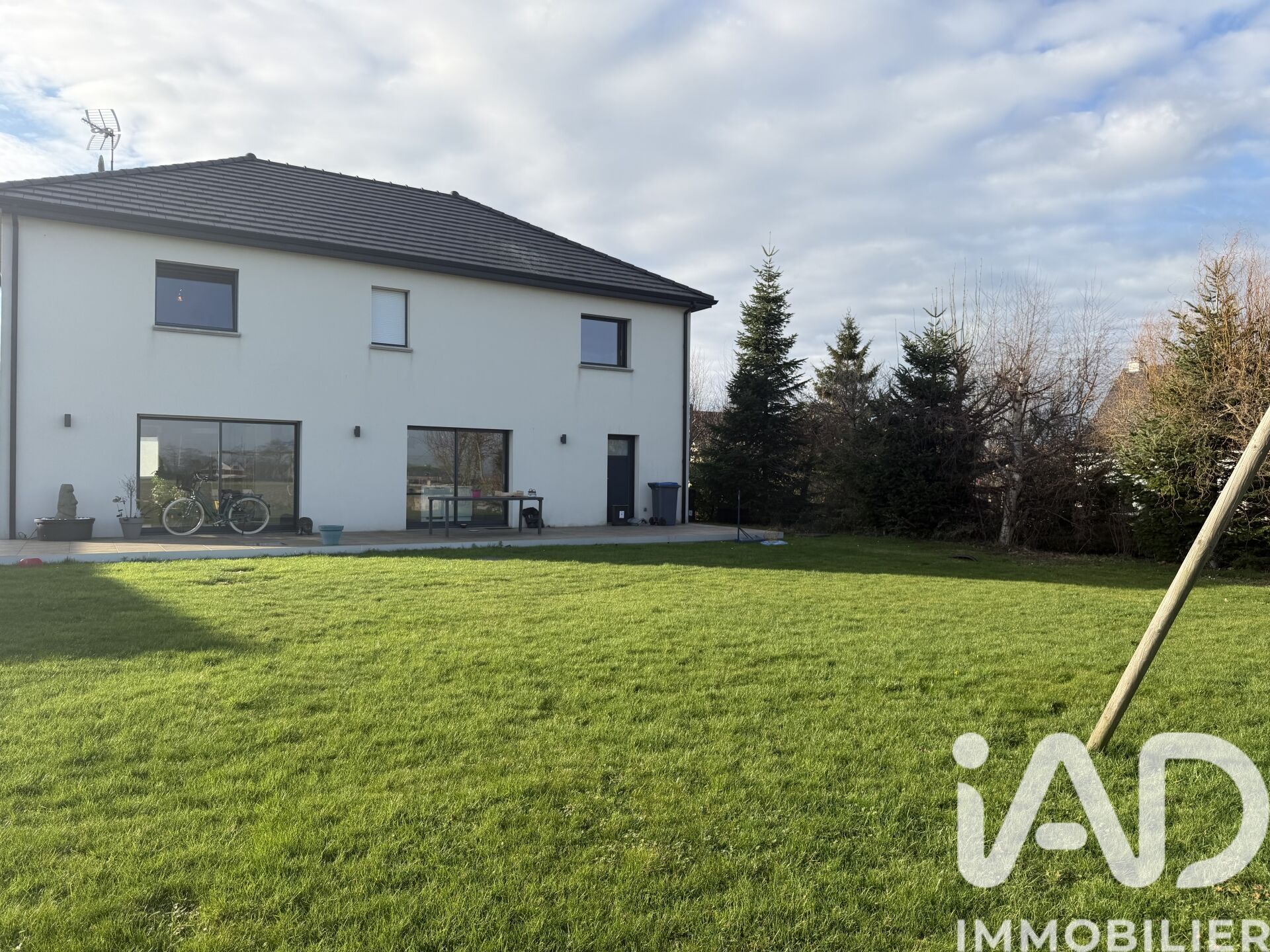 Audruicq - 230m² - 5p. - 4ch.