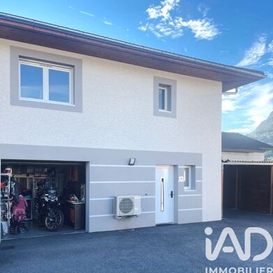 Maison 4 pièces 395000 €