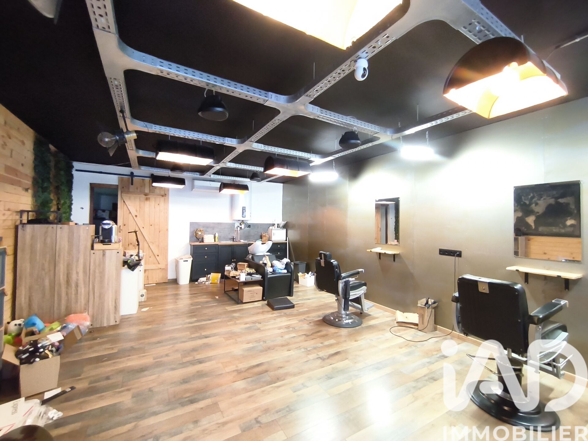 Givet - 130m² - 2p. - 1ch.