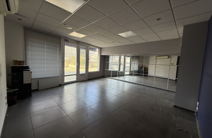 Local commercial 98m2 proximité Centre Jaude - Clermont-Ferr — photo 3