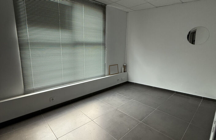 Local commercial 98m2 proximité Centre Jaude - Clermont-Ferr — photo 4