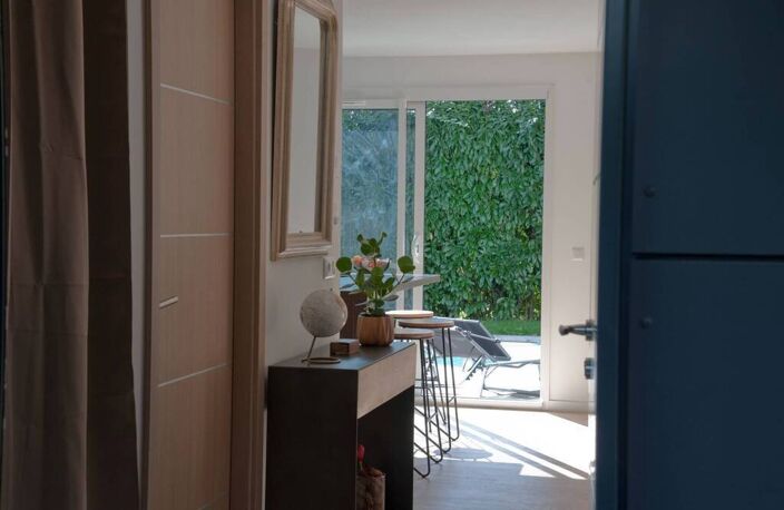 Théia — photo 2